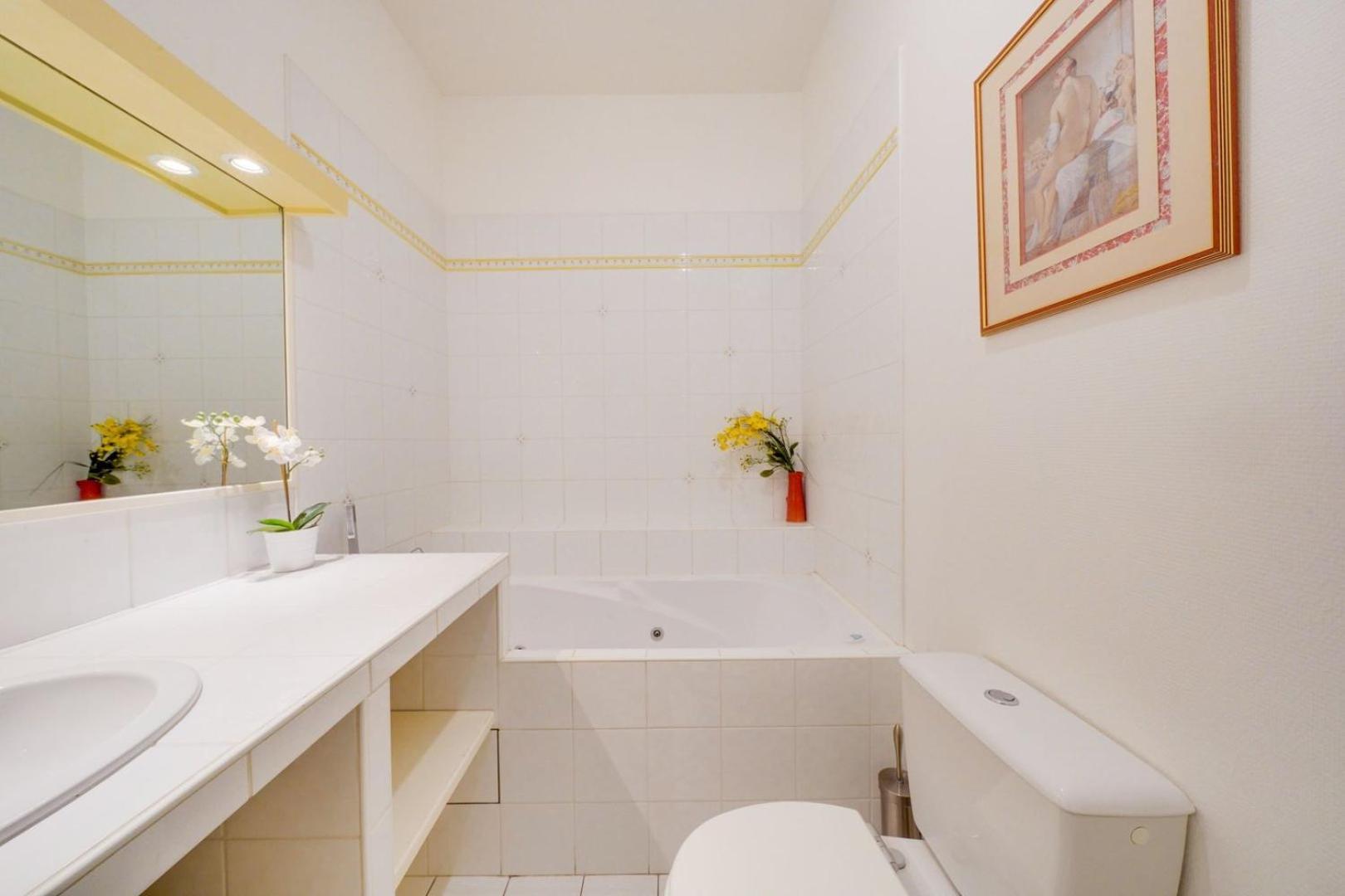 Lovely Apartment With Exceptional Terrace Бордо Екстериор снимка